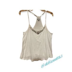 American Eagle white Tank with stone across top